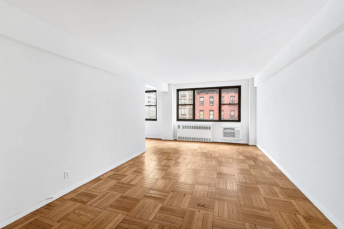 250 East 39th Street — Photo 3