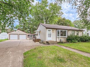 1439 Eldridge Ave E, Maplewood, MN 55109