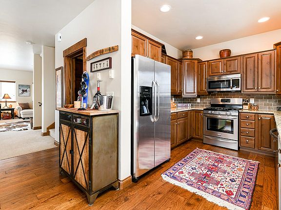 5th image of 445 Willett Heights Ct