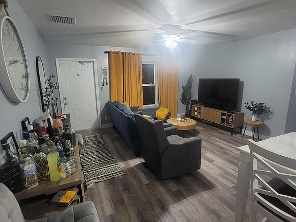 3rd image of 1531 SW 63rd Avenue