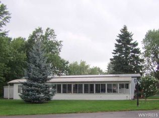 39 Budd Ave, Clarence, NY 14031