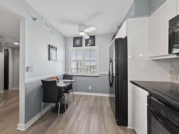 4th image of 7290 Kinghurst Drive 703