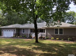 830 Canal Rd, Coram, NY 11766