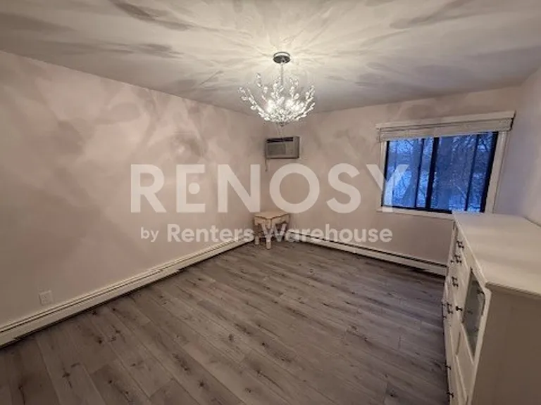 5607 Green Circle Dr #200 — Photo 15