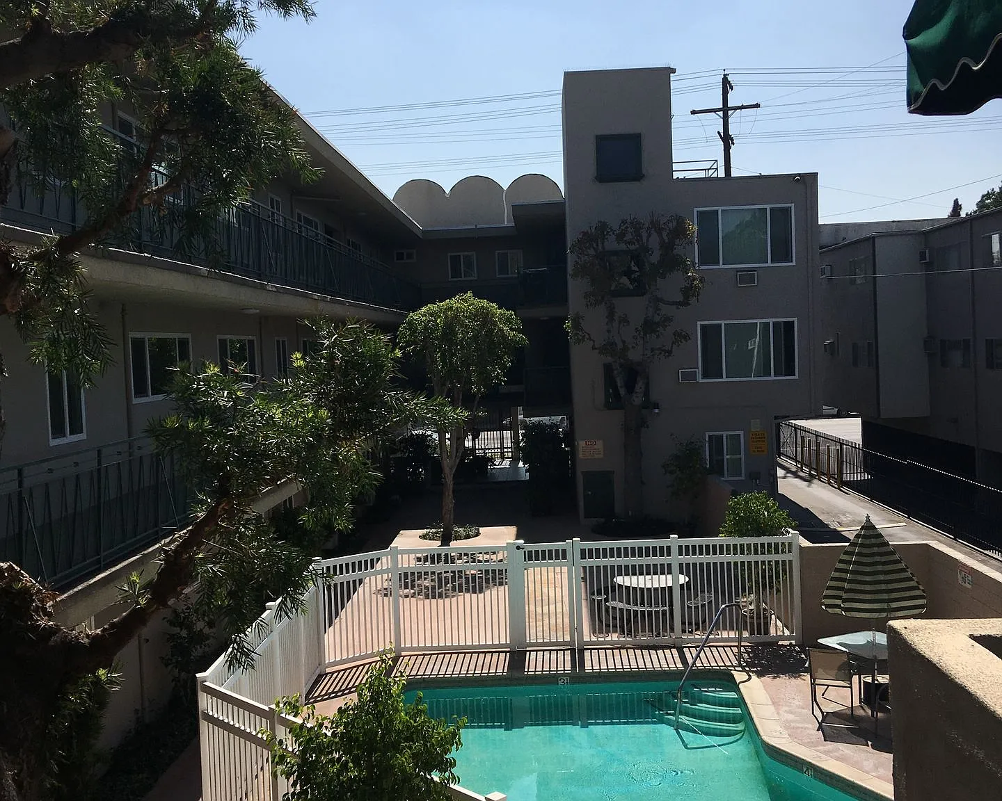 Maison De Michelle Apartments — Photo 3