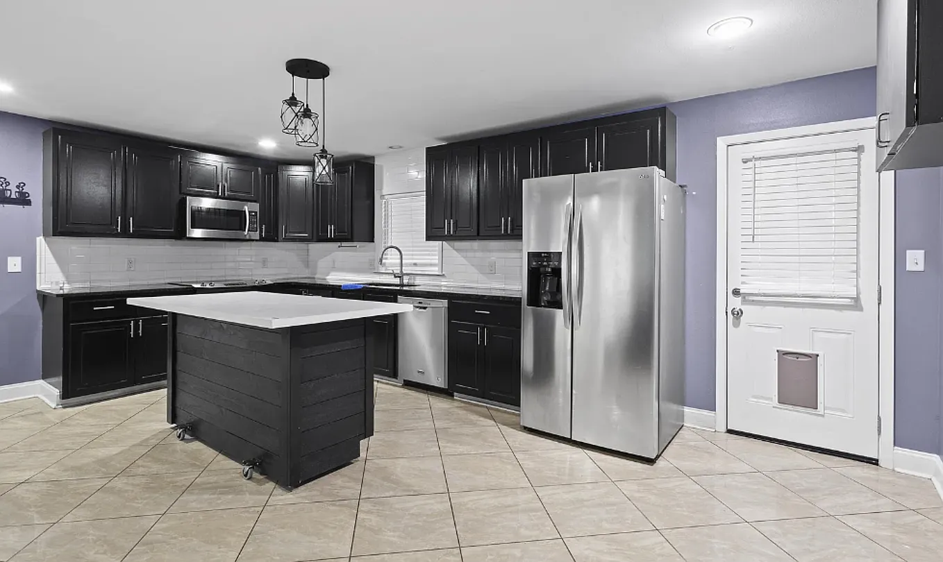4 bed, 1584 sqft, $3,000 — Photo 4