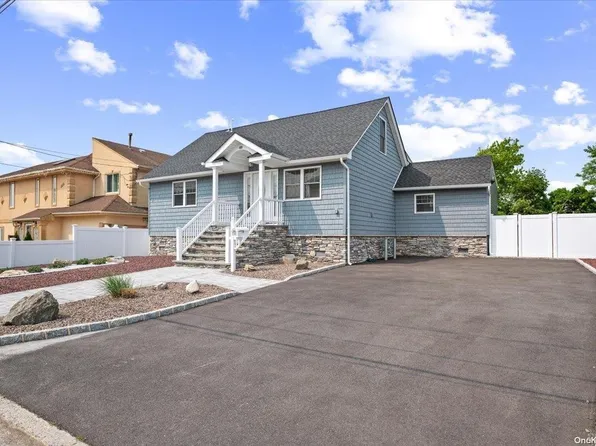 488 West Drive, Copiague, NY 11726