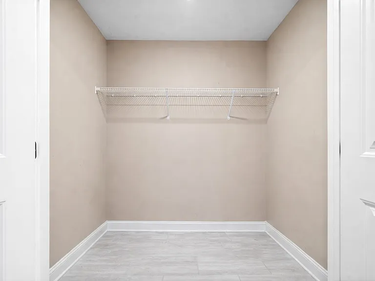 986 Guinevere Ct — Photo 16