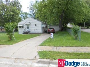 4545 Saratoga St, Omaha, NE 68104