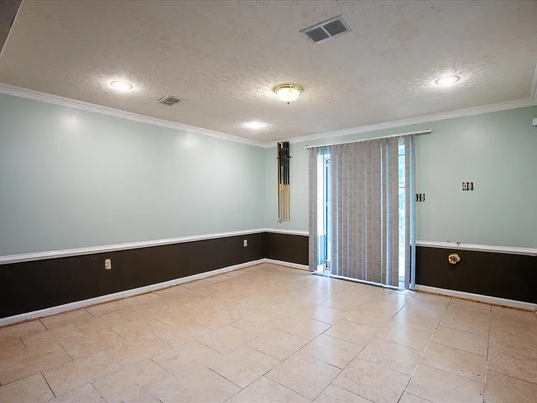 1904 Hilton Ct — Photo 13
