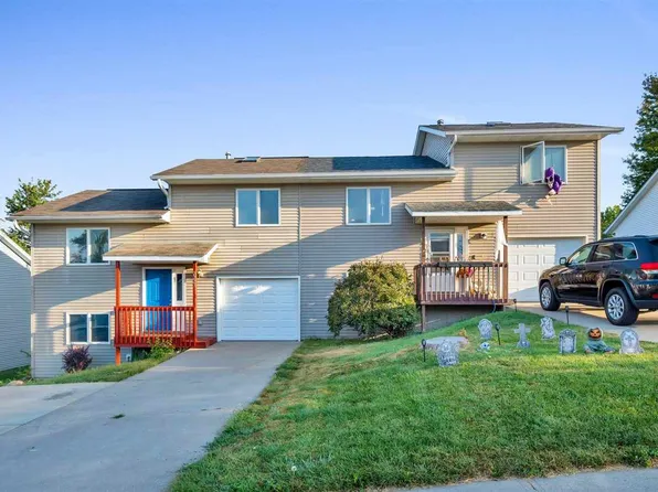 2223 Oakleaf St, Coralville, IA 52241