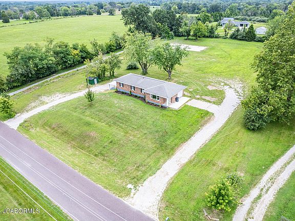 2nd image of 910 E Saint Eunice Rd