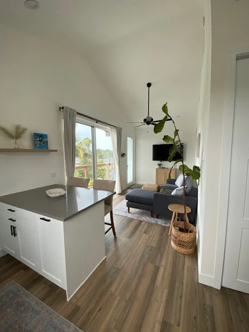 Beach Bungalow — Photo 1