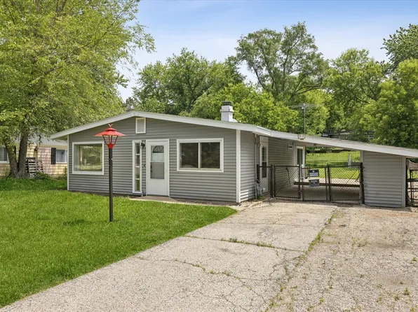 2606 Forestwood Dr, McHenry, IL 60051