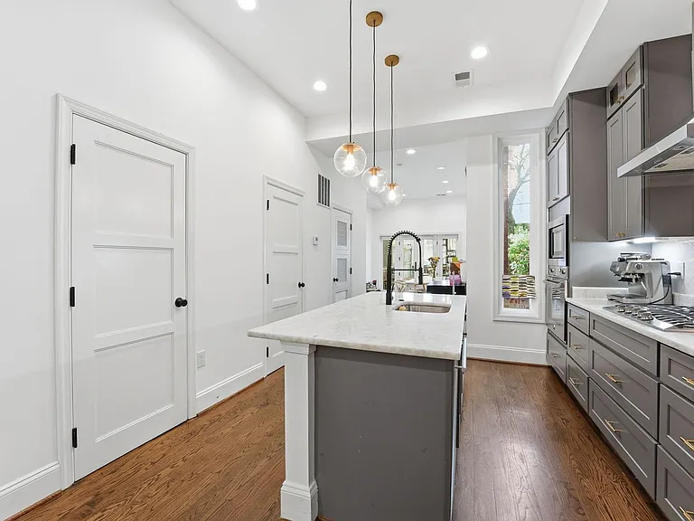 1841 Monroe St NW — Photo 3