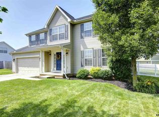 212 N Allwood Dr, Hanover, PA 17331