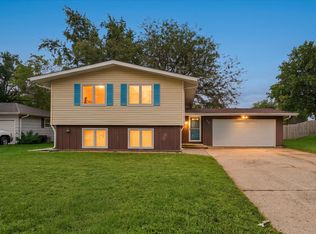 814 Pinecrest Dr, Rantoul, IL 61866