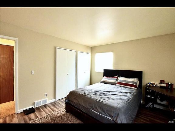 3rd image of 8003 Evesborough Dr
