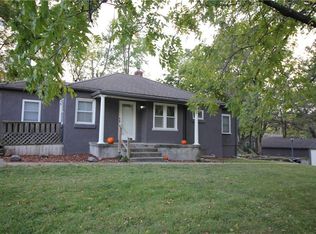 201 NE 76th Ter, Gladstone, MO 64118