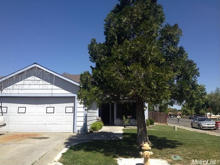 1st image of 1389 Leo Way