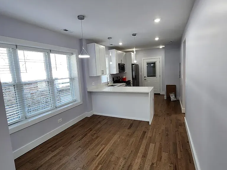 2807 W Touhy Ave #2 — Photo 3