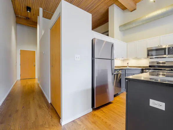 2333 W Saint Paul Ave APT 330, Chicago, IL 60647