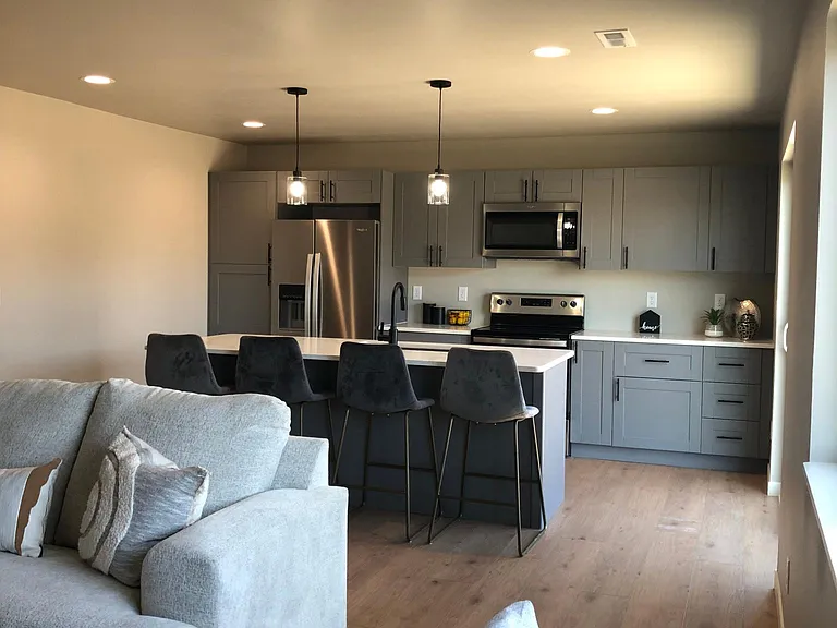 522 Oxford Ave — Photo 5