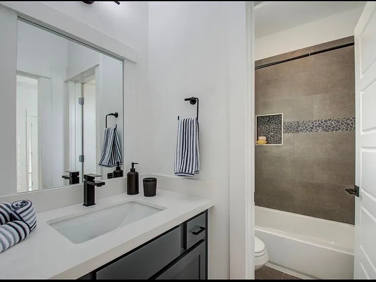 778 W Tidwell Rd #I — Photo 27
