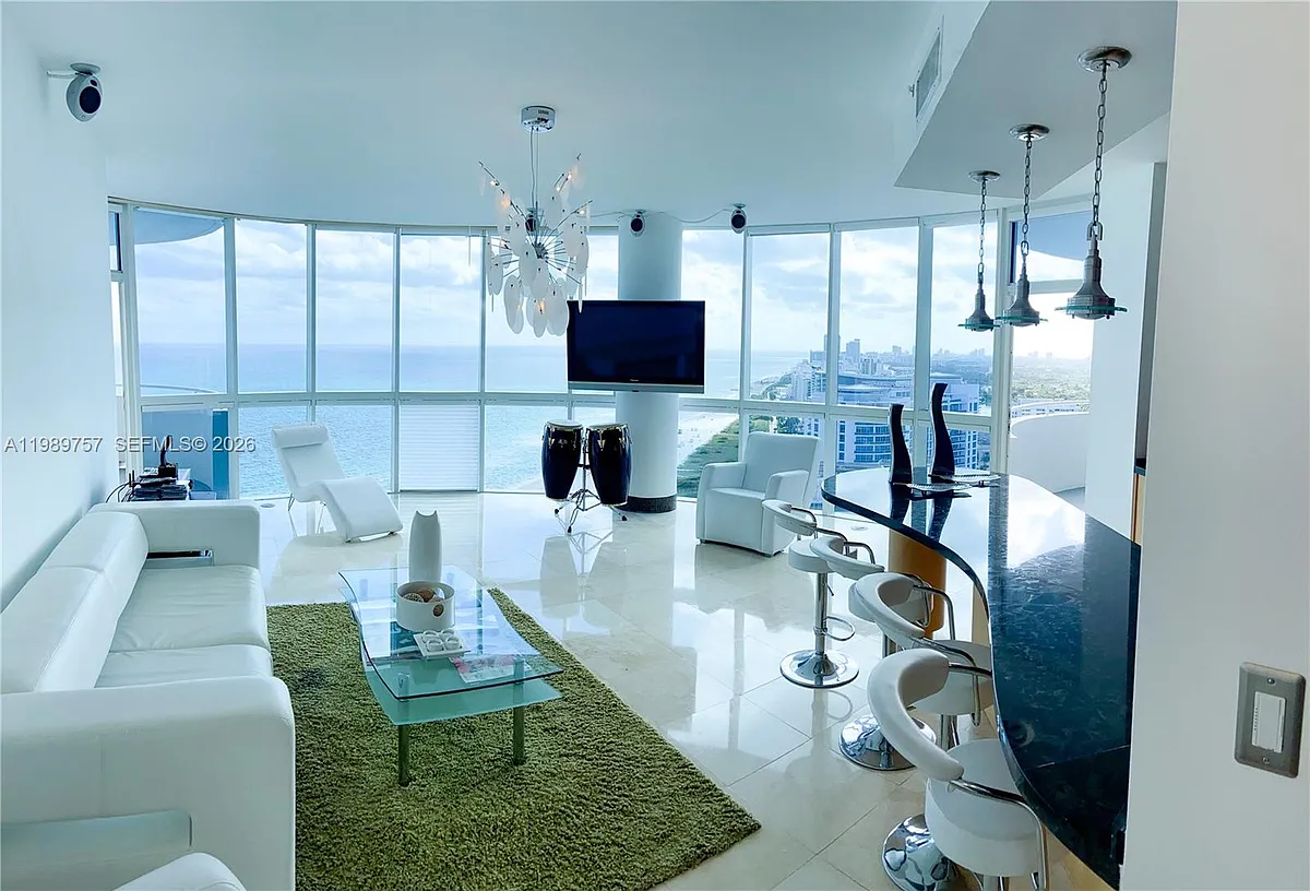 Building Photo - 6301 Collins Ave #TS3