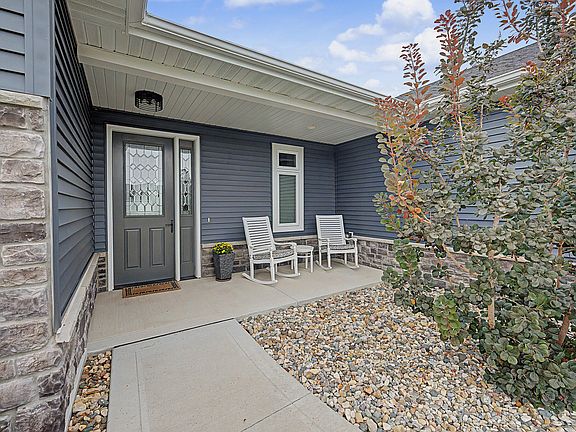 3rd image of 1509 Ledges Dr