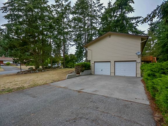 5th image of 2198 Crosswoods Cir