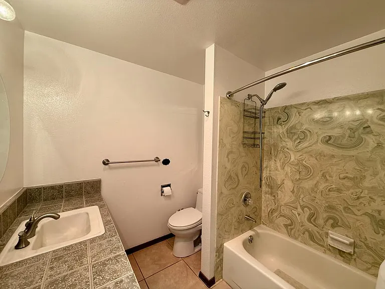 9042 Monument Dr — Photo 18