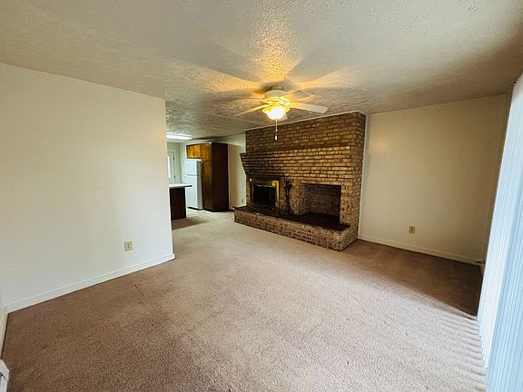4th image of 525 Rainbow St NE #B-1