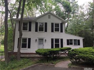 18C Hicks Ln, Port Washington, NY 11050