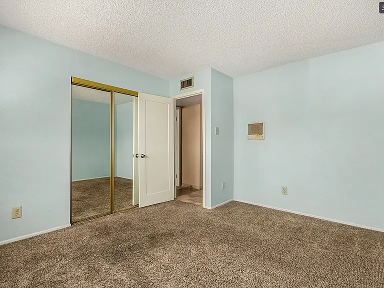 4403 S Terrace Rd — Photo 31