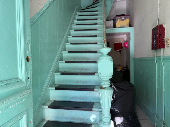 1309 Summit Avenue image 17 of 31