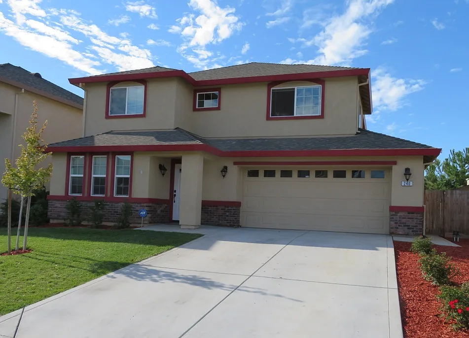 240 Sugnet Way photo 1