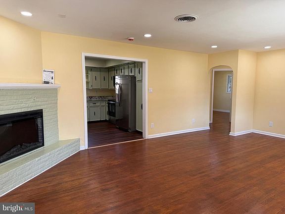 5th image of 19124 Longmeadow Rd
