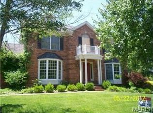 1136 Chavaniac Dr, Ballwin, MO 63011