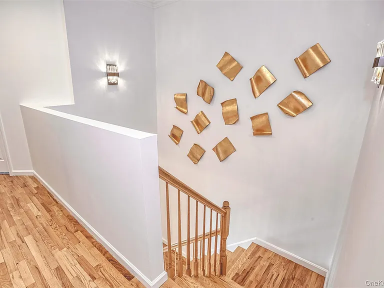 80 Alexander Ct — Photo 17