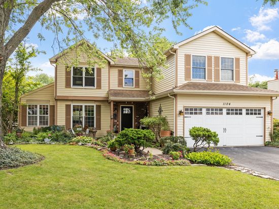 1104 Hyde Park Ln, Naperville, IL 60565