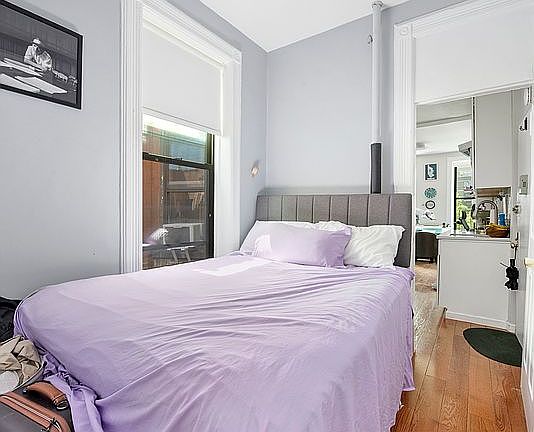 5th image of 349 W 44th St APT 5FE