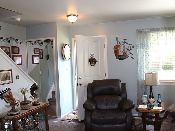 5th image of 18746 Kendell Ct