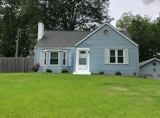 831 N College St, Salem, IL 62881