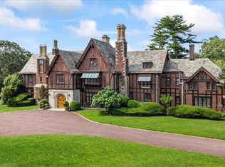 127 Horseshoe Rd, Mill Neck, NY 11765