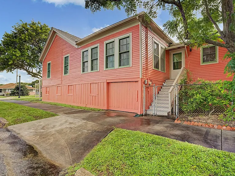 1102 Postoffice — Photo 40