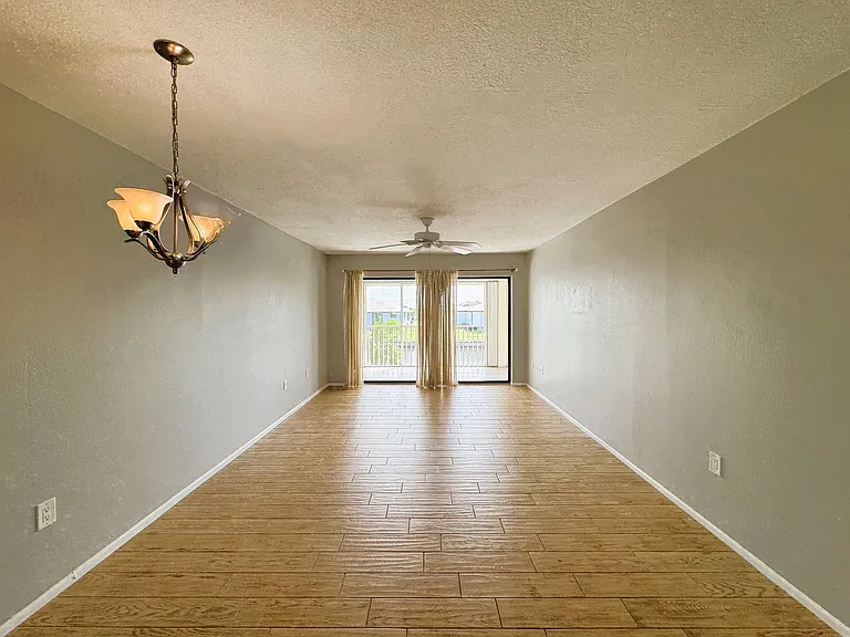1400 Mineo Dr #10-B — Photo 6