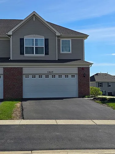 1123 Hawk Hollow Dr Photo 1