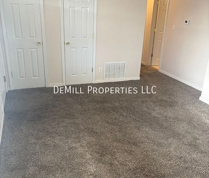 2559 S Linden Ave #3 — Photo 5