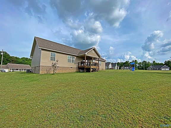 4th image of 105 Gaines Loop E